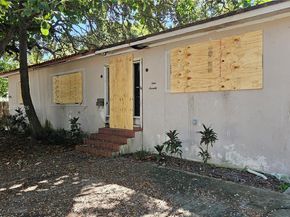 1570 NE 141st St, North Miami FL 33161