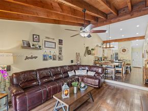 10301 Laurel Ct, Pembroke Pines FL 33026