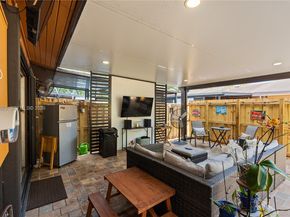 10301 Laurel Ct, Pembroke Pines FL 33026