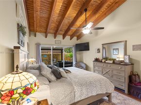 10301 Laurel Ct, Pembroke Pines FL 33026