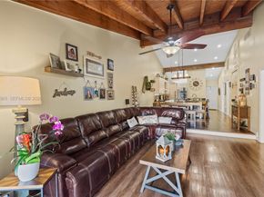 10301 Laurel Ct, Pembroke Pines FL 33026