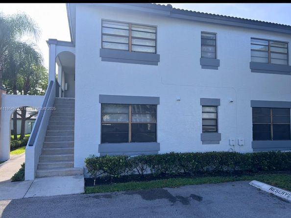 18216 Mediterranean Blvd 419, Hialeah FL 33015