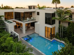 725 NE 77th St, Miami FL 33138