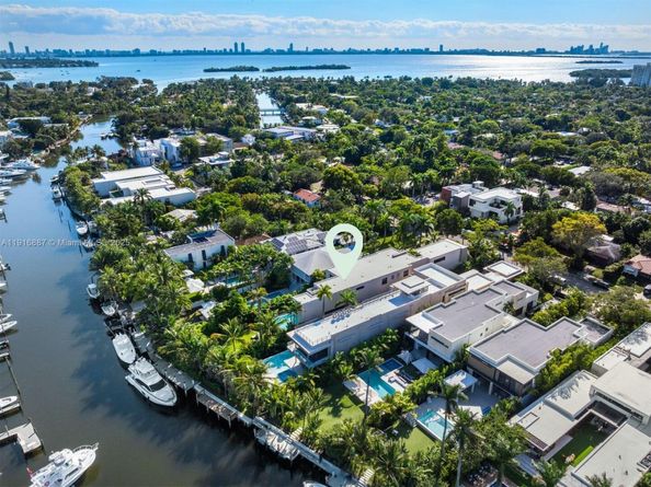 725 NE 77th St, Miami FL 33138