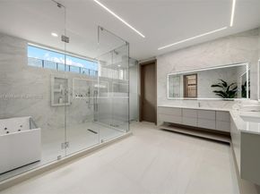 725 NE 77th St, Miami FL 33138