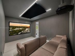 725 NE 77th St, Miami FL 33138