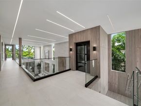 725 NE 77th St, Miami FL 33138