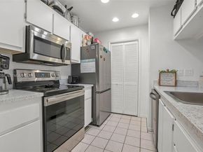 2682 N Nob Hill Rd, Sunrise FL 33322