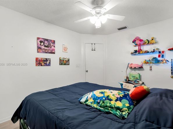 2682 N Nob Hill Rd, Sunrise FL 33322