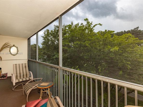 13450 SW 3rd St 306D, Pembroke Pines FL 33027