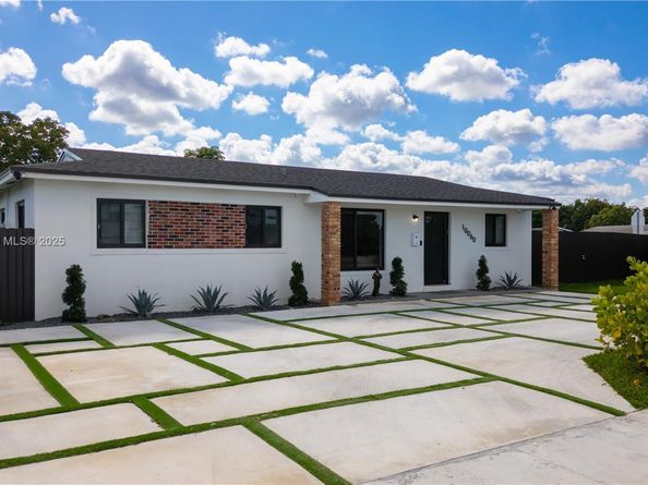 10060 SW 152nd Ter, Miami FL 33157