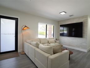 10060 SW 152nd Ter, Miami FL 33157