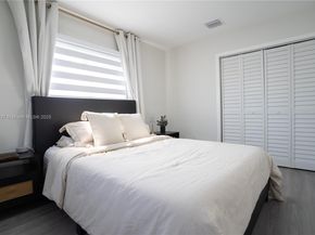 10060 SW 152nd Ter, Miami FL 33157