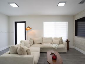 10060 SW 152nd Ter, Miami FL 33157