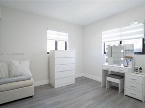 10060 SW 152nd Ter, Miami FL 33157