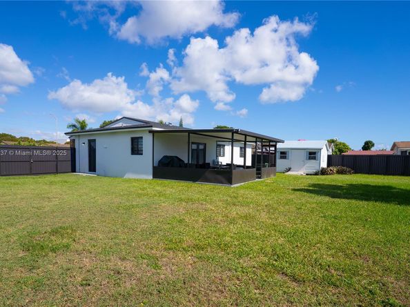 10060 SW 152nd Ter, Miami FL 33157