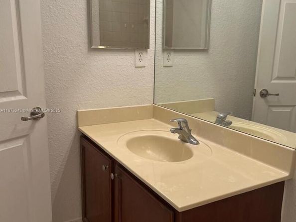 11401 NW 89th St 220, Doral FL 33178