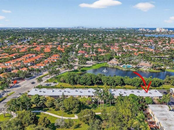 2220 NE 11th St, Hallandale Beach FL 33009