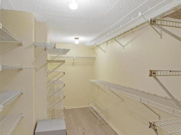 2220 NE 11th St, Hallandale Beach FL 33009