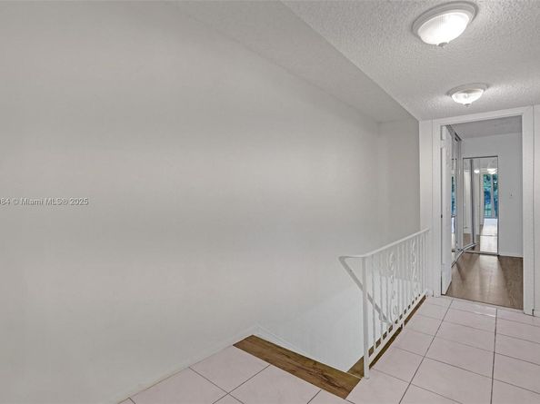 2220 NE 11th St, Hallandale Beach FL 33009