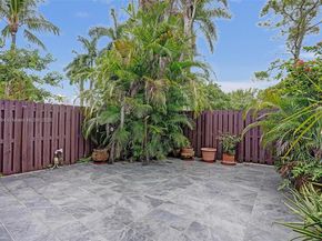 2220 NE 11th St, Hallandale Beach FL 33009