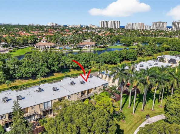 2220 NE 11th St, Hallandale Beach FL 33009