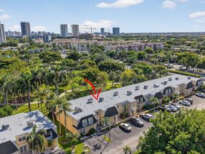 2220 NE 11th St, Hallandale Beach FL 33009