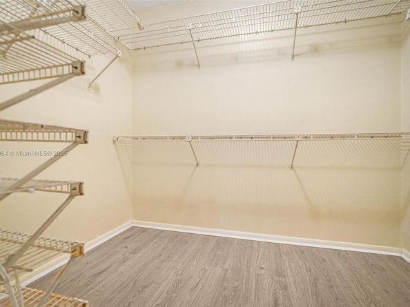 2220 NE 11th St, Hallandale Beach FL 33009