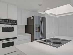 2220 NE 11th St, Hallandale Beach FL 33009