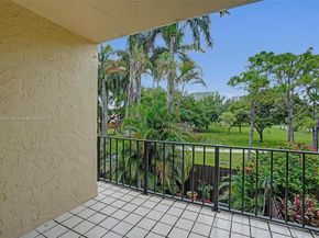 2220 NE 11th St, Hallandale Beach FL 33009