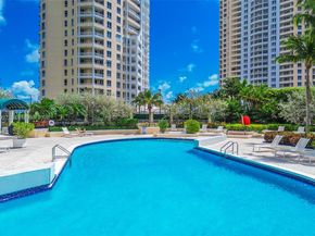 888 Brickell Key Dr 807, Miami FL 33131