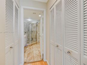 888 Brickell Key Dr 807, Miami FL 33131