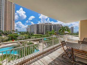 888 Brickell Key Dr 807, Miami FL 33131