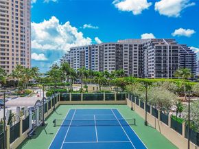888 Brickell Key Dr 807, Miami FL 33131