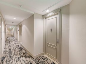 888 Brickell Key Dr 807, Miami FL 33131