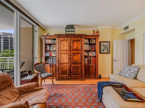 888 Brickell Key Dr 807, Miami FL 33131