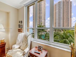 888 Brickell Key Dr 807, Miami FL 33131