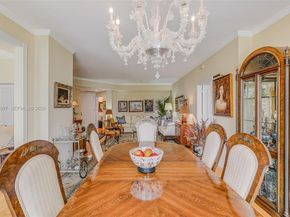 888 Brickell Key Dr 807, Miami FL 33131