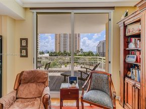 888 Brickell Key Dr 807, Miami FL 33131