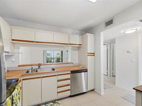 2496 NW 89th Dr 2496, Coral Springs FL 33065