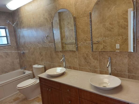 20033 NE 2nd Pl, Miami FL 33179