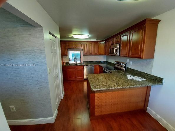 20033 NE 2nd Pl, Miami FL 33179