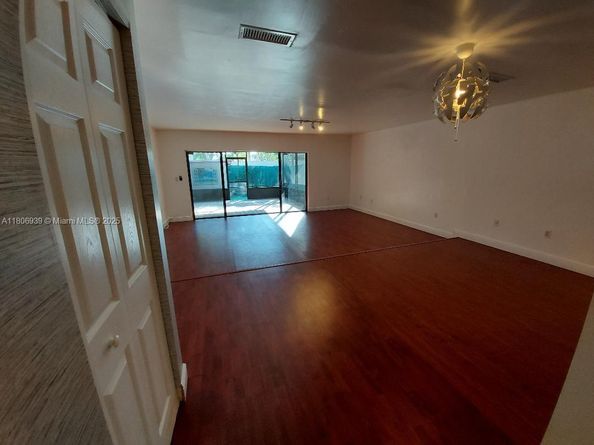 20033 NE 2nd Pl, Miami FL 33179