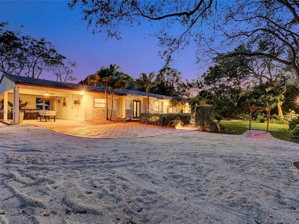 14330 SW 20th St, Davie FL 33325