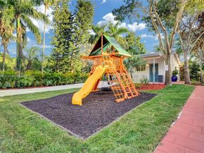14330 SW 20th St, Davie FL 33325