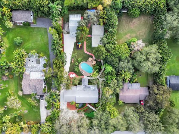 14330 SW 20th St, Davie FL 33325