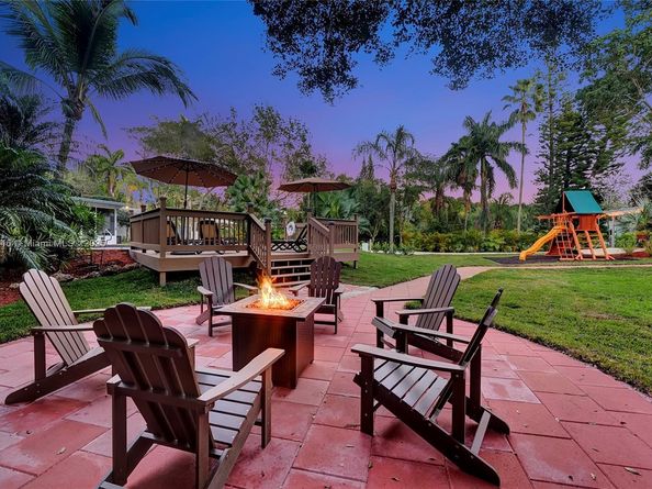 14330 SW 20th St, Davie FL 33325