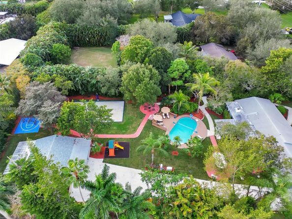 14330 SW 20th St, Davie FL 33325