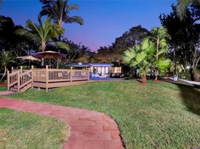 14330 SW 20th St, Davie FL 33325