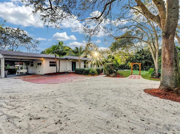 14330 SW 20th St, Davie FL 33325
